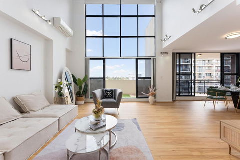 Epic CBD City View 3BR Penthouse Walk To Station&shopping Centre - SA Accommodation 2