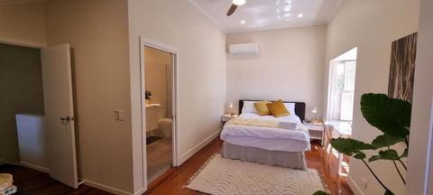 Fab 4brm Home With Pool A 15 Min Walk To Beach - SA Accommodation 2
