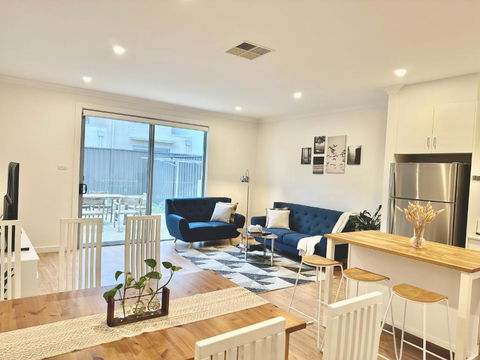 Fully Equipped 3BR-Townhouse - SA Accommodation 0