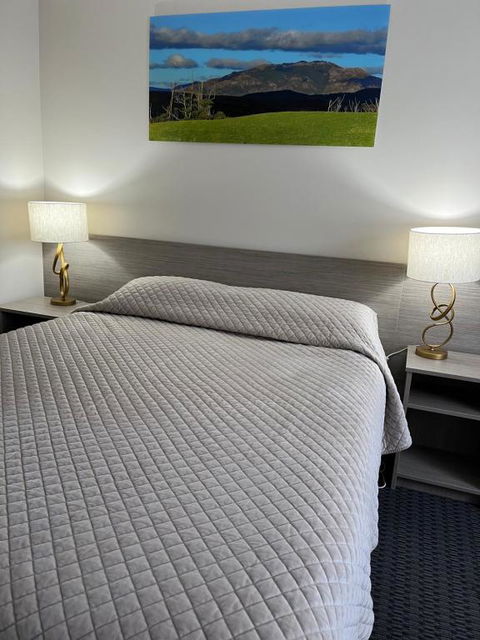 Heemskirk Motor Hotel - SA Accommodation 2