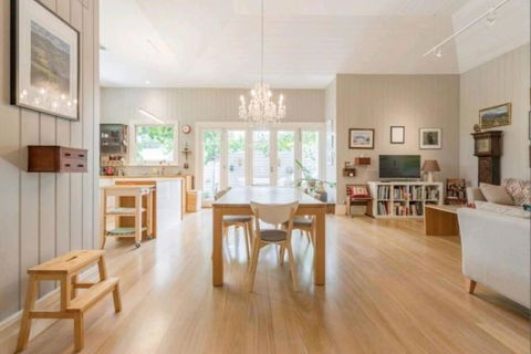 Henry Morcomb 2 Bdrm Sleeps 4 WiFi - SA Accommodation 0