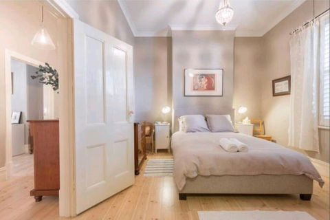 Henry Morcomb 2 Bdrm Sleeps 4 WiFi - SA Accommodation 2