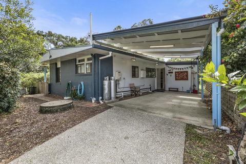 Allamanda Cottage - SA Accommodation 0