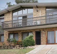 Alpine House - Views over Lake Jindabyne and the Snowy Mountains - SA Accommodation
