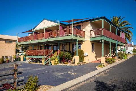 Anchors Aweigh - SA Accommodation 2