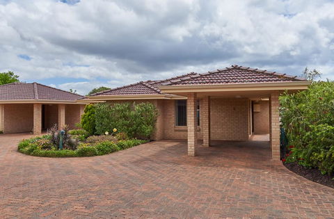API Busselton Seaside Escape Apartments - SA Accommodation 3
