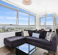 As the Sun Sets - Modern and Spacious 2BR Zetland Apartment Facing the Setting Sun - SA Accommodation