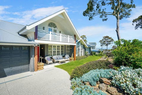 Luxury & Plush Lifestyle 5 Bedroom House In Mt Eliza - SA Accommodation 0