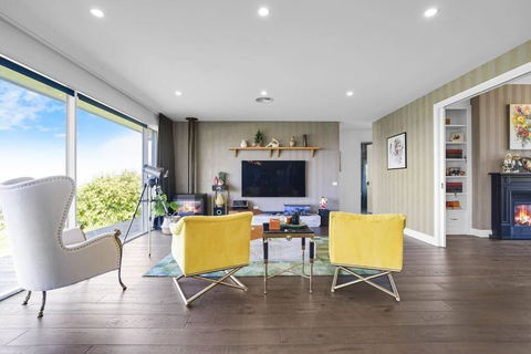 Luxury & Plush Lifestyle 5 Bedroom House In Mt Eliza - SA Accommodation 3