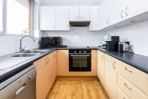 Mosman Views, 2bed, Parking, 15min Walk To Beach - SA Accommodation 2