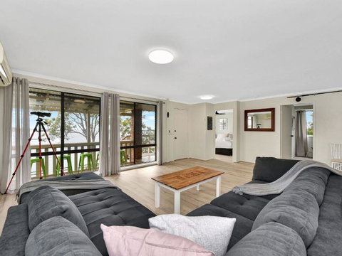 On The Lake At Fishing Point - SA Accommodation 2