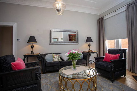 Oxbridge- Period Home In Central Goulburn - SA Accommodation 0