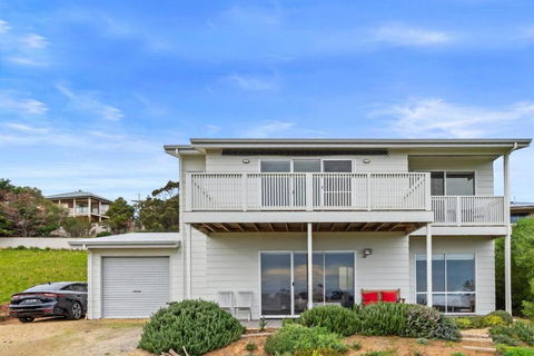 One Merino Panoramic Beach House Modern Sleeps 10 - SA Accommodation 0