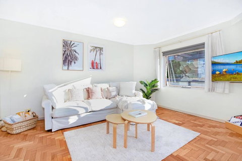 Perfect Manly Retreat, In The Heart Of Manly, Family & Couple Friendly Apartment With CAR SPOT - SA Accommodation 2