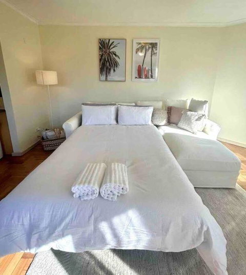 Perfect Manly Retreat, In The Heart Of Manly, Family & Couple Friendly Apartment With CAR SPOT - SA Accommodation 3