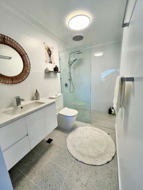 Point Clare - Relax And Unwind - Greenery & Birdsongs - SA Accommodation 2