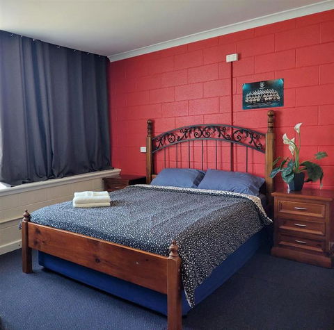 Port Adelaide Backpackers - SA Accommodation 0