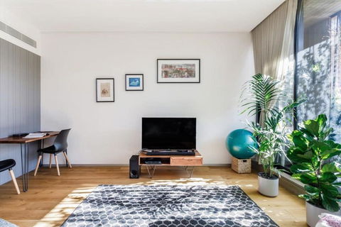 Premium Executive Apt In The Heart Of Fitzroy - SA Accommodation 3