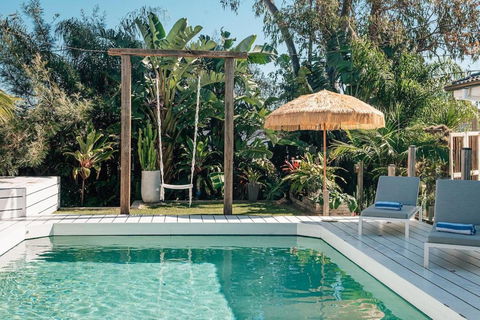 Prime Location With Pool - Walk To Coolum Beach - SA Accommodation 0