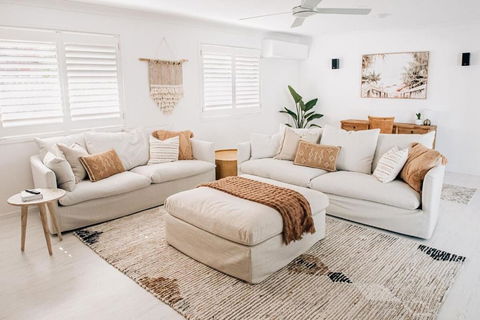 Prime Location With Pool - Walk To Coolum Beach - SA Accommodation 1