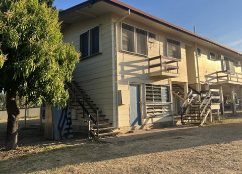 Q Lux Inn Emerald - SA Accommodation 2