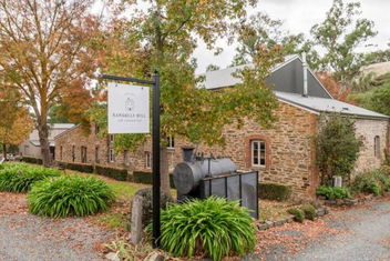 Randell\'s Mill - Adelaide Hills - Romantic Loft Stays with SA Accommodation