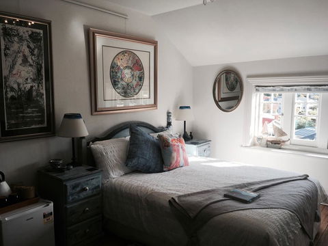 Assemblage Boutique Art B & B - SA Accommodation 1