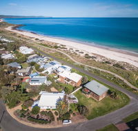 At The Beach - 54 Elizabeth Crescent - SA Accommodation