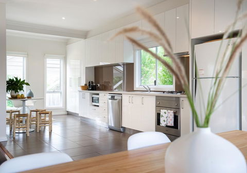 Azure Beach Retreat - Spa Luxury - SA Accommodation 1