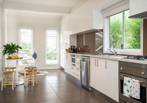 Azure Beach Retreat - Spa Luxury - SA Accommodation 3