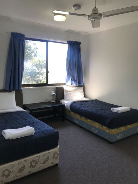 Bargara Beach Motor Inn - SA Accommodation 2