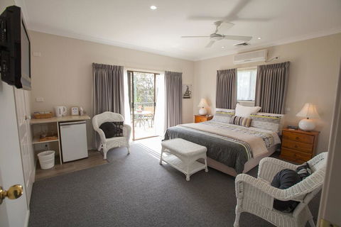 Batemans Bay Manor - Bed And Breakfast - SA Accommodation 0