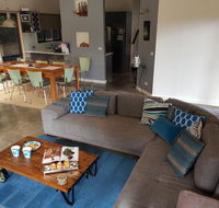 Bay Breeze Holiday Home - SA Accommodation