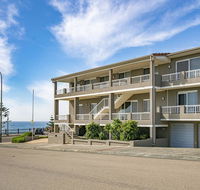 Beachcomer Unit 2 - The Entrance NSW - SA Accommodation