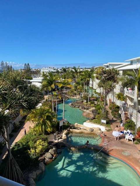 Resort Queen Studio At Alex Beach Resort - SA Accommodation 2