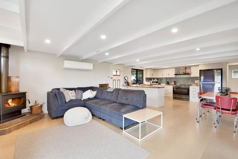 Relax At Goughs Bay - SA Accommodation 2