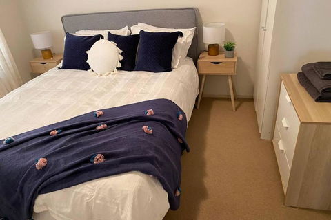 Relax In The Spa With Views Opposite Lake Eildon - SA Accommodation 2