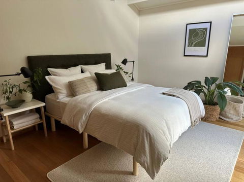 Relaxed And Stylish -self Check In, Secure Parking - SA Accommodation 1