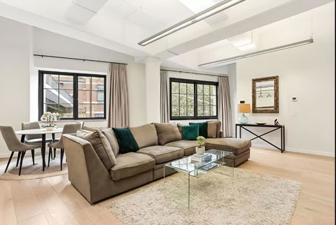 Renovated Warehouse Conversion In Heart Of Sydney - SA Accommodation 2