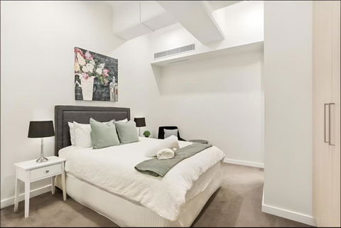 Renovated Warehouse Conversion In Heart Of Sydney - SA Accommodation 3