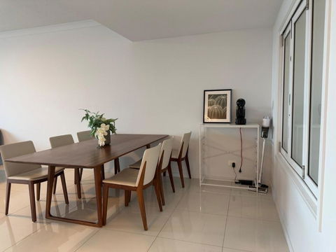 Resort-Style Apartment Near Harbour Town - SA Accommodation 3