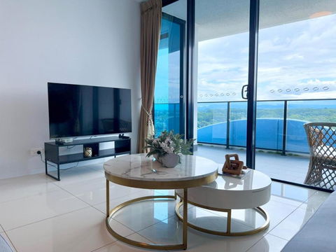 Resort-Style Apartment Near Harbour Town - SA Accommodation 2