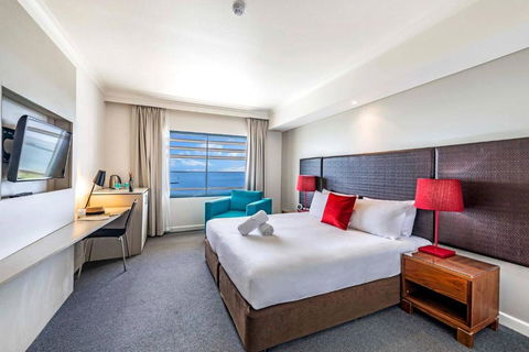 Resort Style King Pad With Sparkling Sea Views - SA Accommodation 0