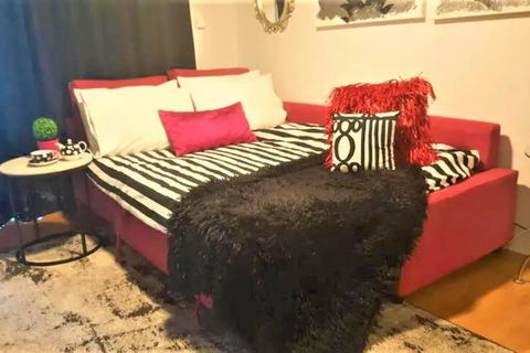 Retro Chic Vibes, Tropical Pool & Prime Location - SA Accommodation 1