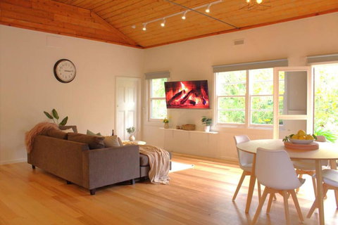 River Lea Cottage - SA Accommodation 1