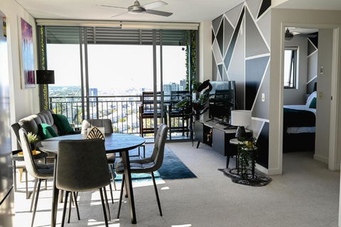 River View Apartment In Brisbane With Parking - SA Accommodation 1