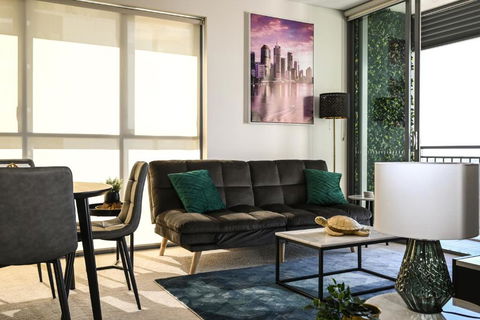 River View Apartment In Brisbane With Parking - SA Accommodation 0
