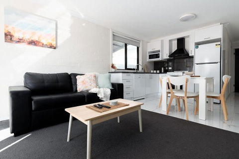 Riverside Gem With Parking And WiFi - SA Accommodation 0