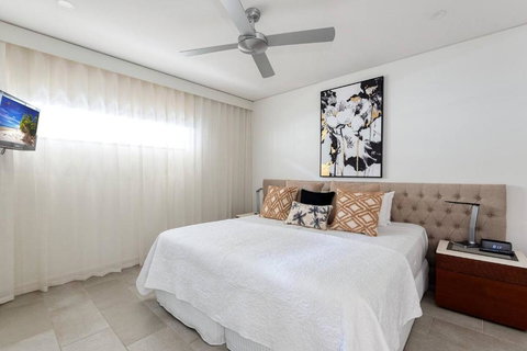 Rose At Temple Palm Cove - A Poolside Paradise - SA Accommodation 3