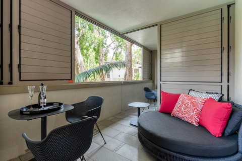 Rose At Temple Palm Cove - A Poolside Paradise - SA Accommodation 2